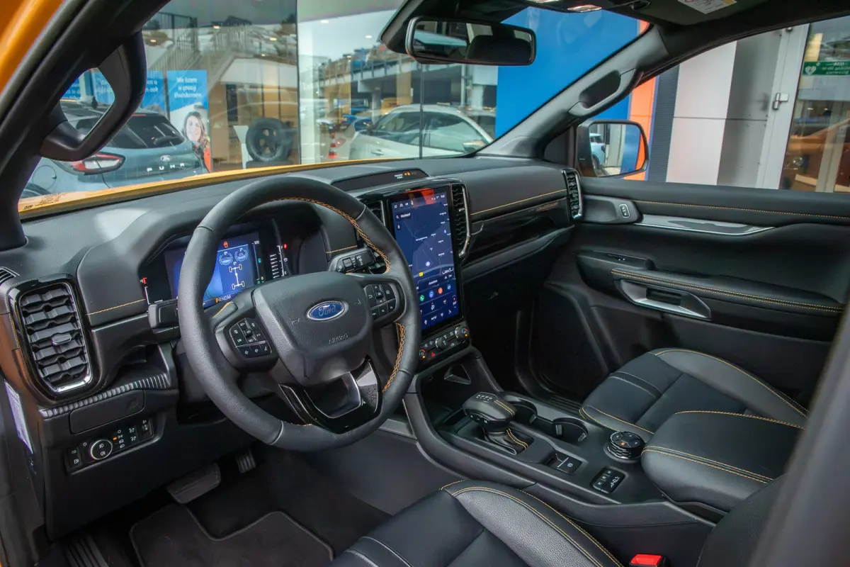 2.3 Double Cab. Phev 278pk. Wildtrack 4WD | Trekhaak | Camera | StoelVW | Apple carplay | Ect Ect Ect