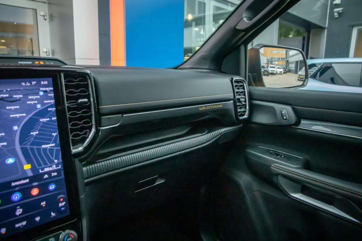 2.3 Double Cab. Phev 278pk. Wildtrack 4WD | Trekhaak | Camera | StoelVW | Apple carplay | Ect Ect Ect