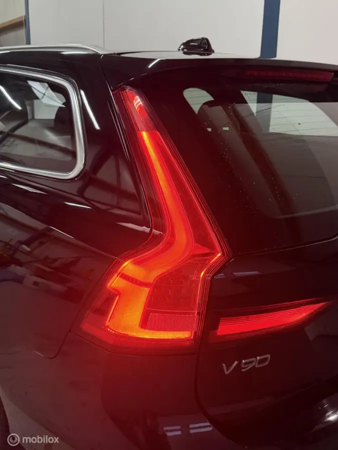 2.0 T5 Momentum NL-AUTO / DEALERHISTORIE / LEER