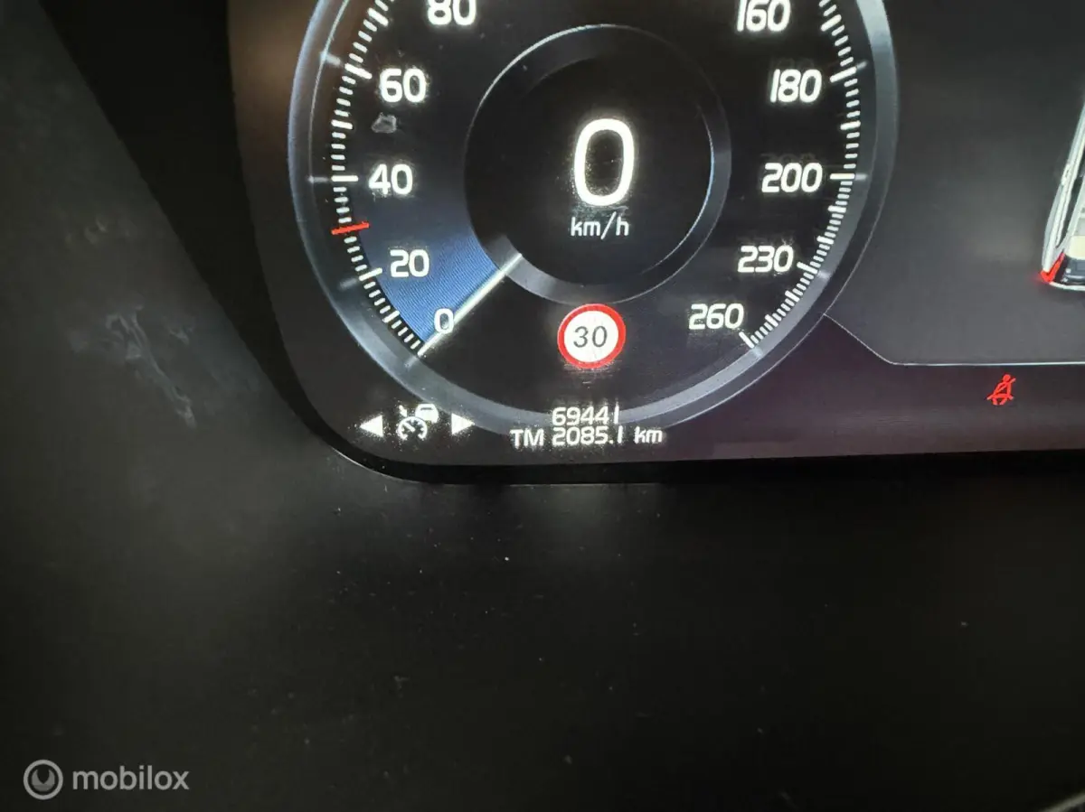 2.0 T5 Momentum NL-AUTO / DEALERHISTORIE / LEER