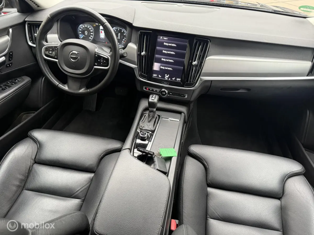 2.0 T5 Momentum NL-AUTO / DEALERHISTORIE / LEER