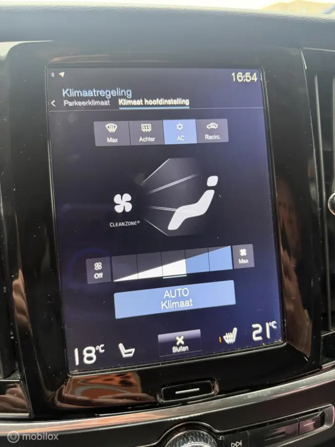 2.0 T5 Momentum NL-AUTO / DEALERHISTORIE / LEER