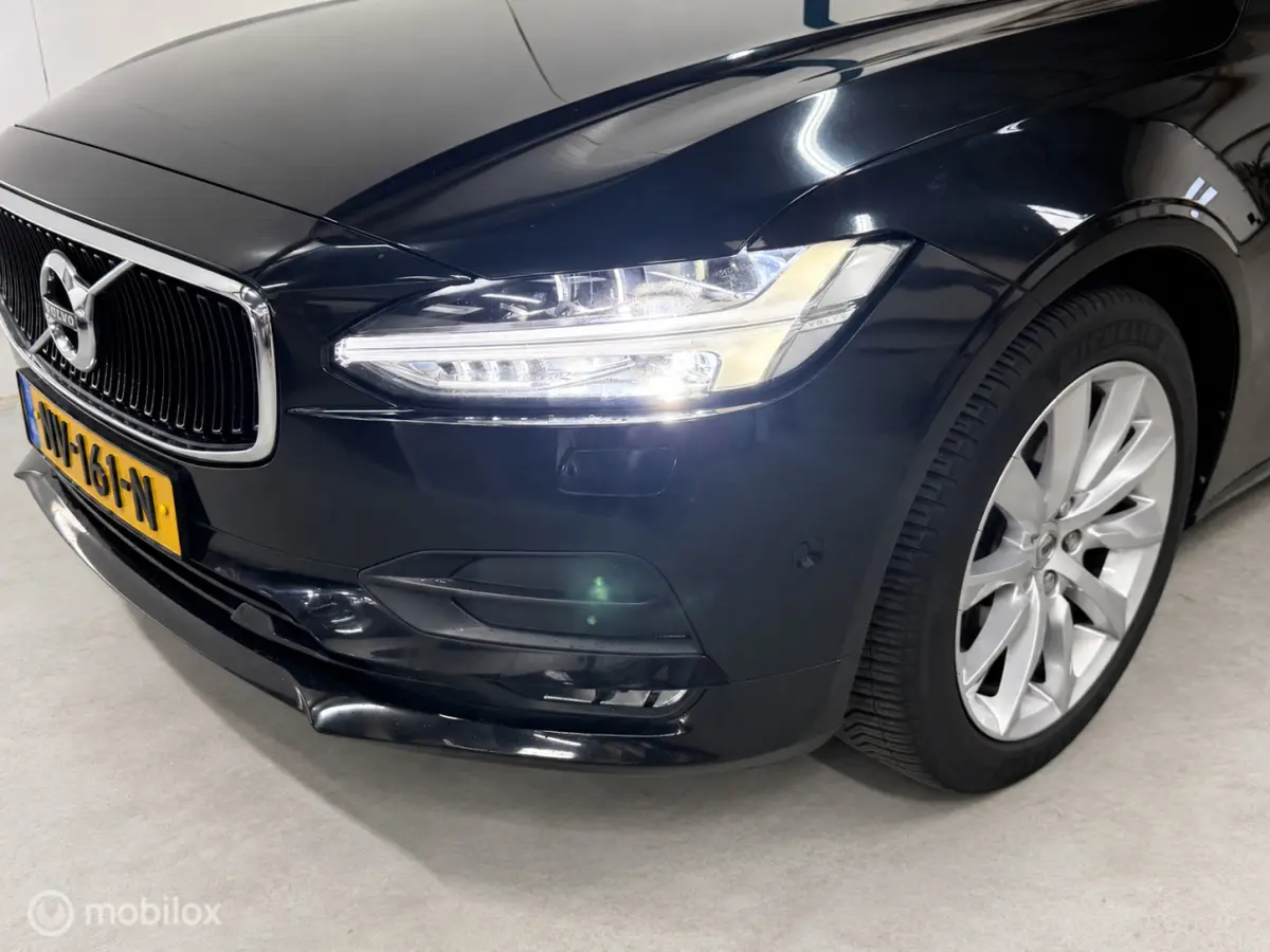 2.0 T5 Momentum NL-AUTO / DEALERHISTORIE / LEER
