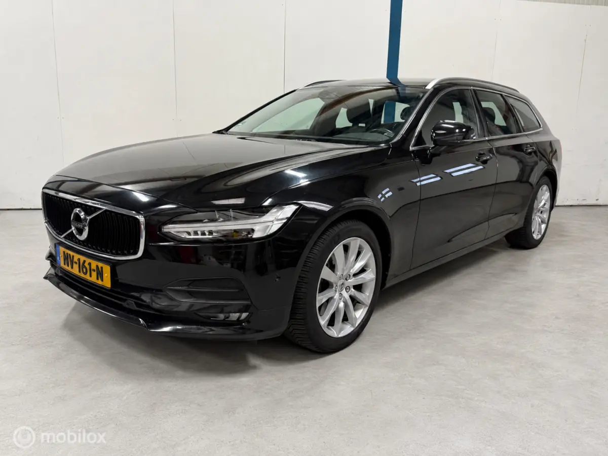 2.0 T5 Momentum NL-AUTO / DEALERHISTORIE / LEER