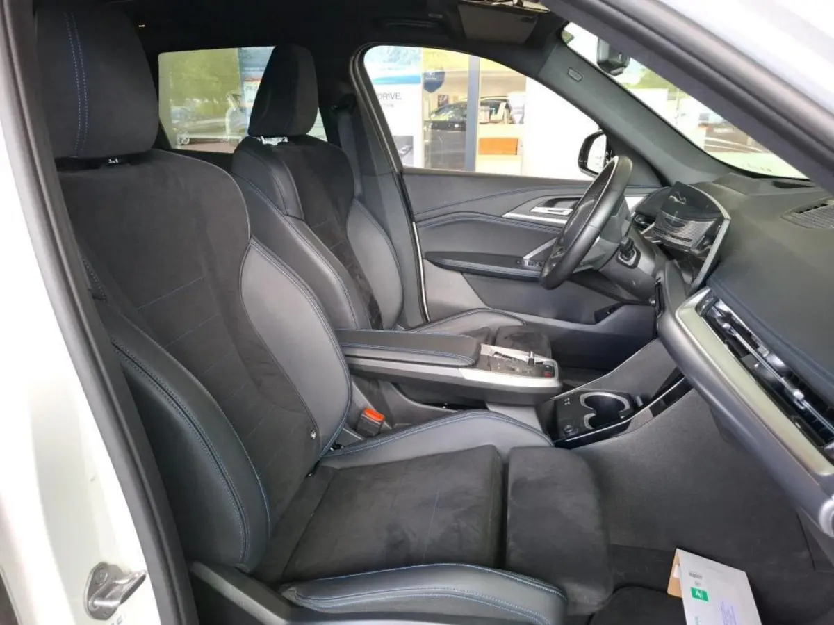 xDrive30 67 kWh // M-Sport | Panoramadak | Harman Kardon | HUD | Shadow Line | 360 camera | Memory