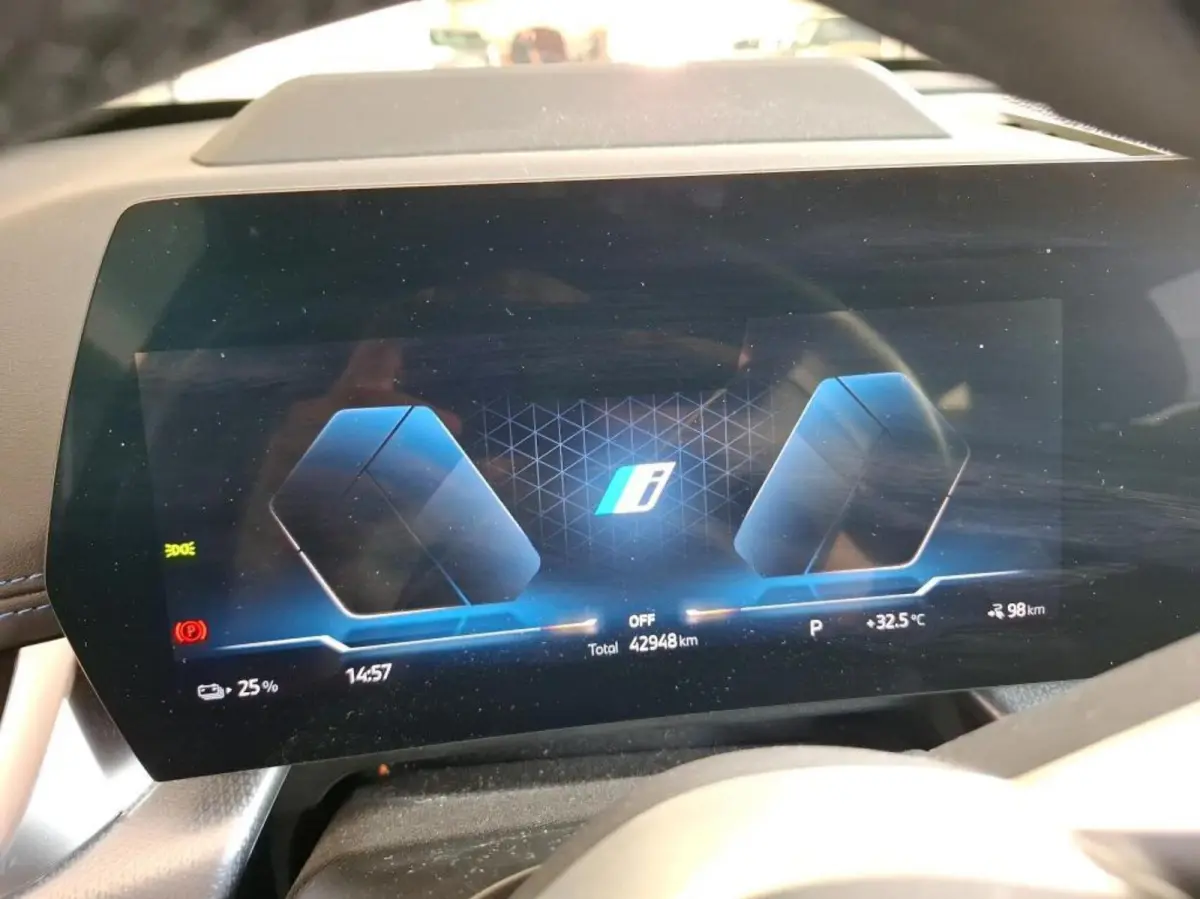 xDrive30 67 kWh // M-Sport | Panoramadak | Harman Kardon | HUD | Shadow Line | 360 camera | Memory