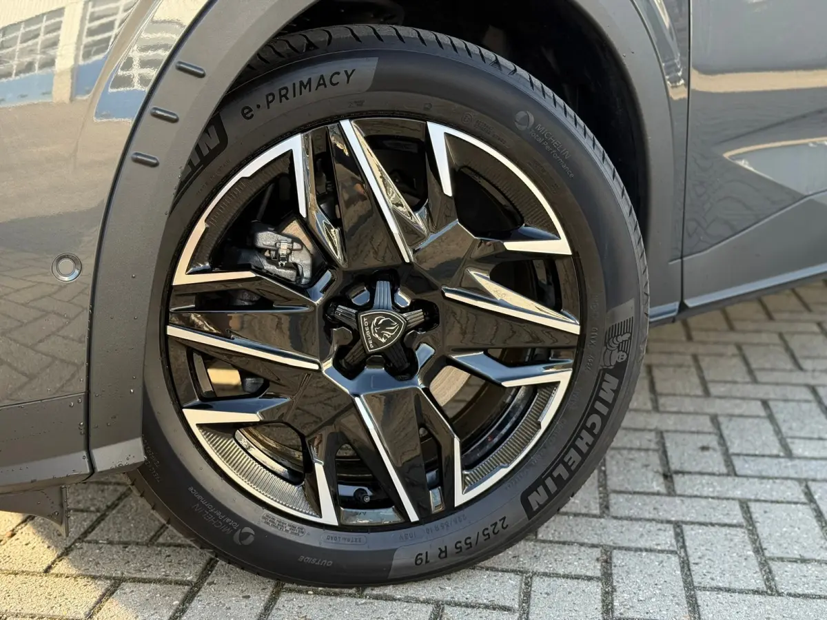 1.2 Hybrid 136 Allure 360 camera | Adeptieve cruise control met stop& go| stuurwiel verwarmig | Keyless entry | Dodehoek detectie