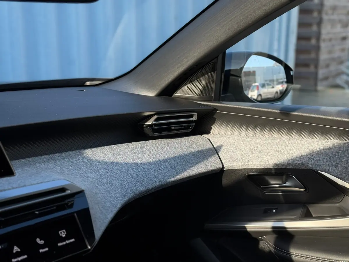 1.2 Hybrid 136 Allure 360 camera | Adeptieve cruise control met stop& go| stuurwiel verwarmig | Keyless entry | Dodehoek detectie