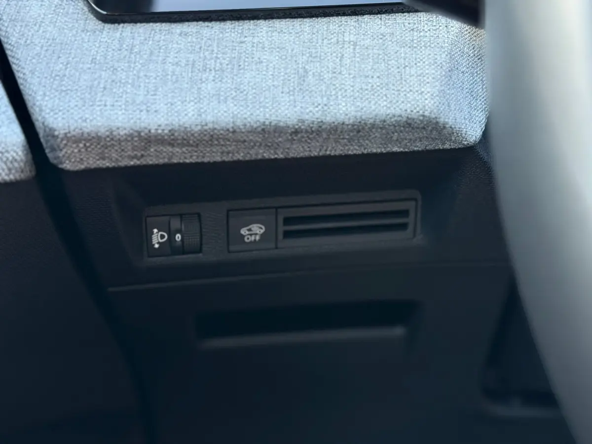 1.2 Hybrid 136 Allure 360 camera | Adeptieve cruise control met stop& go| stuurwiel verwarmig | Keyless entry | Dodehoek detectie