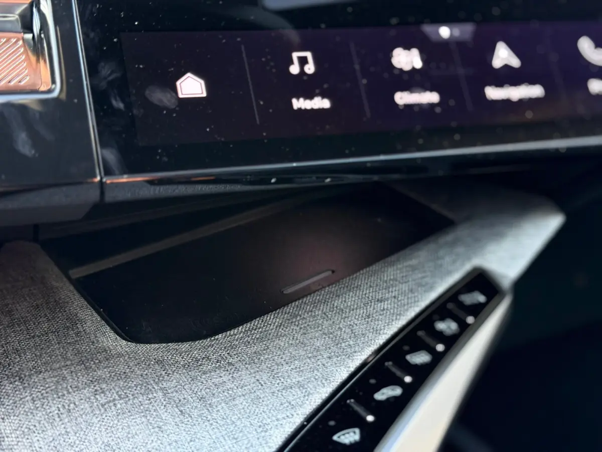 1.2 Hybrid 136 Allure 360 camera | Adeptieve cruise control met stop& go| stuurwiel verwarmig | Keyless entry | Dodehoek detectie