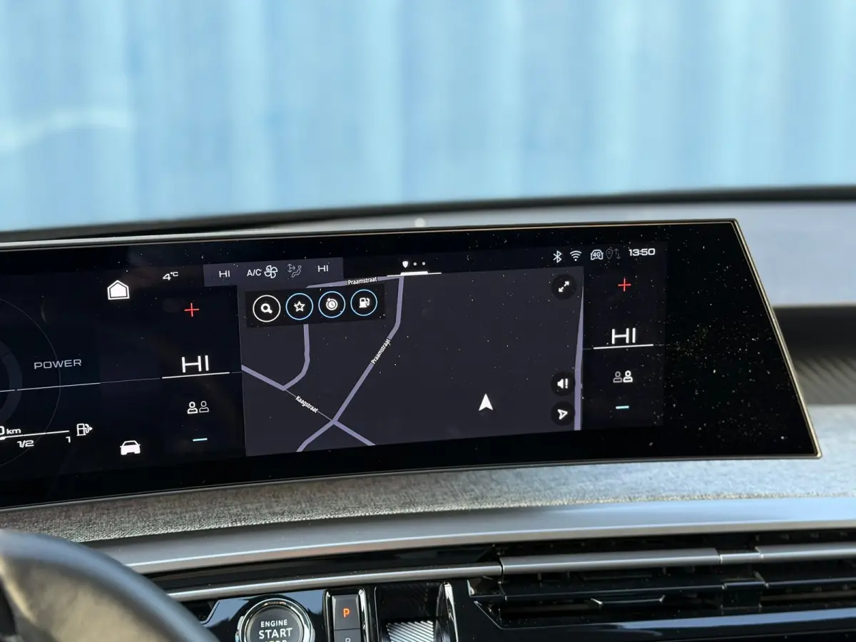 1.2 Hybrid 136 Allure 360 camera | Adeptieve cruise control met stop& go| stuurwiel verwarmig | Keyless entry | Dodehoek detectie