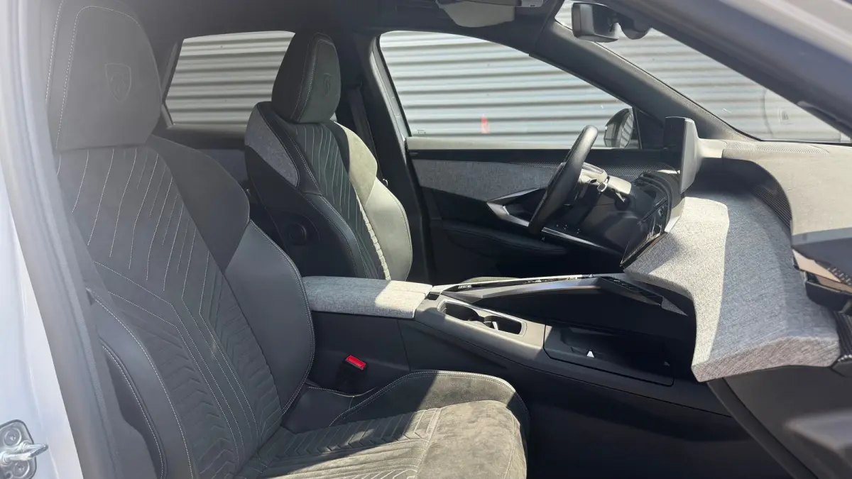 73KWH GT AVANTAGE 214PK SOH 96,5% / NAVI / LEDER / CLIMA / FULL-LED / 20" LMV / KEYLESS / WARMTEPOMP / 360° CAMERA / ADAPT. CRUISECONTROL / WINTERPAKKET / NIEUWSTAAT !!