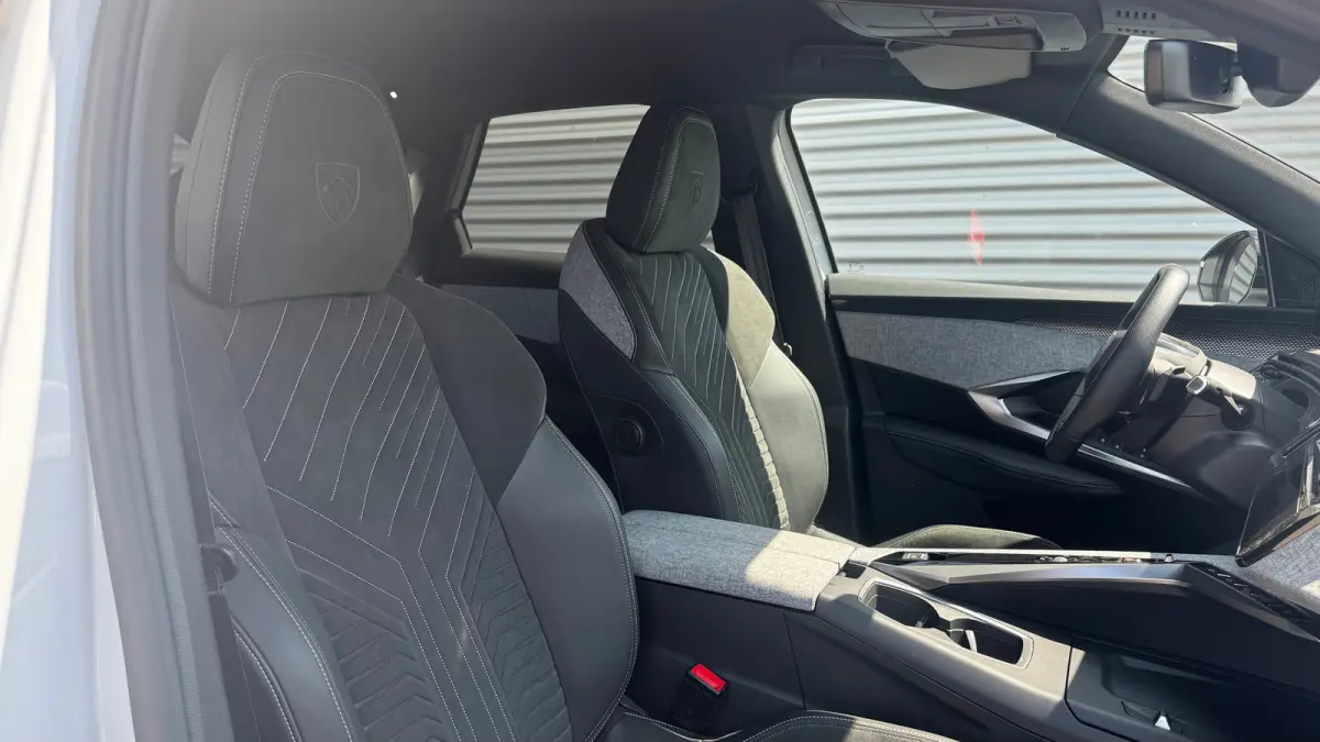 73KWH GT AVANTAGE 214PK SOH 96,5% / NAVI / LEDER / CLIMA / FULL-LED / 20" LMV / KEYLESS / WARMTEPOMP / 360° CAMERA / ADAPT. CRUISECONTROL / WINTERPAKKET / NIEUWSTAAT !!