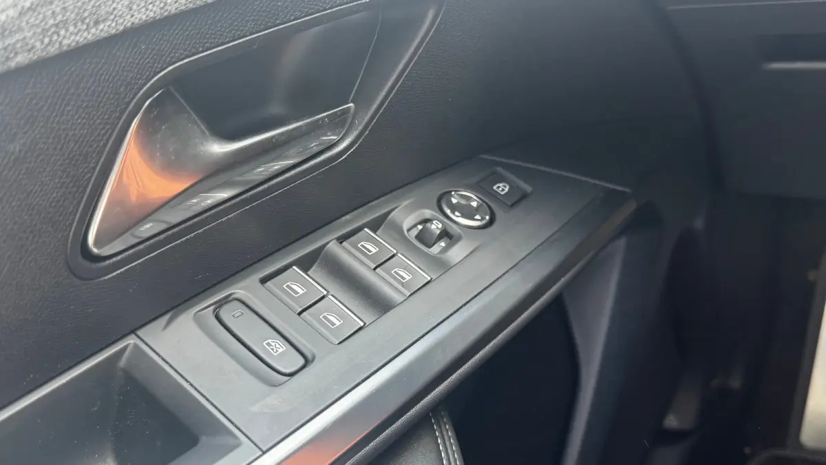 73KWH GT AVANTAGE 214PK SOH 96,5% / NAVI / LEDER / CLIMA / FULL-LED / 20" LMV / KEYLESS / WARMTEPOMP / 360° CAMERA / ADAPT. CRUISECONTROL / WINTERPAKKET / NIEUWSTAAT !!