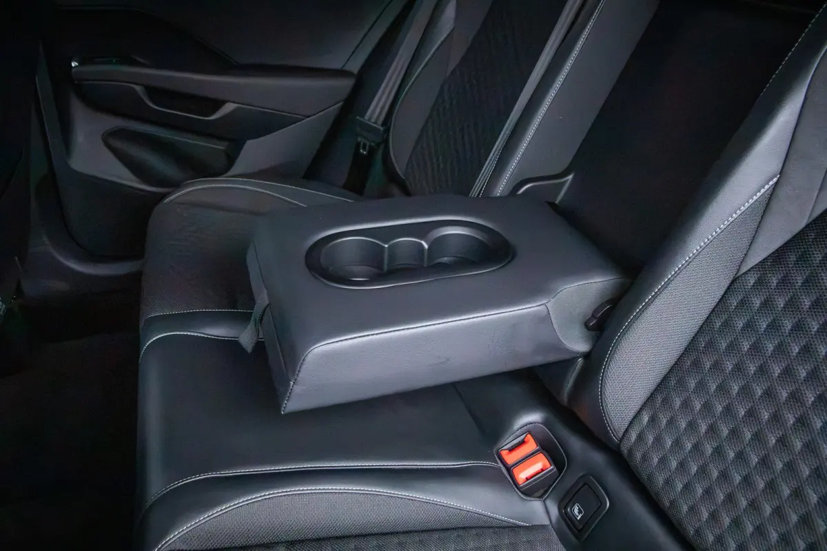 1.5 eTsi R-Line First Edition | Adaptive Cruise control | Matrix koplamen | Elektrisch bedienbare achterklep | Stoelverwarming | Achteruitrijcamera | Appelcarplay/Android auto | Achteruitrij