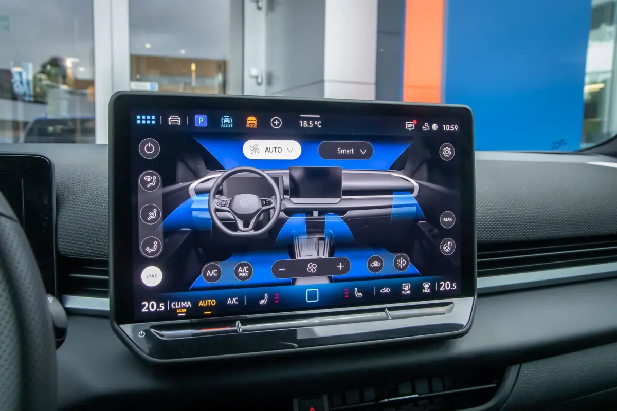 1.5 eTsi R-Line First Edition | Adaptive Cruise control | Matrix koplamen | Elektrisch bedienbare achterklep | Stoelverwarming | Achteruitrijcamera | Appelcarplay/Android auto | Achteruitrij