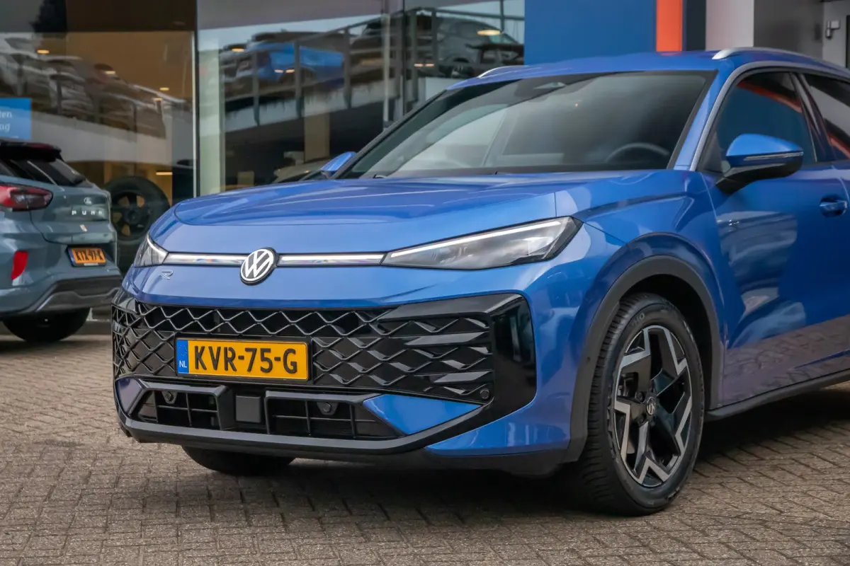 1.5 eTsi R-Line First Edition | Adaptive Cruise control | Matrix koplamen | Elektrisch bedienbare achterklep | Stoelverwarming | Achteruitrijcamera | Appelcarplay/Android auto | Achteruitrij