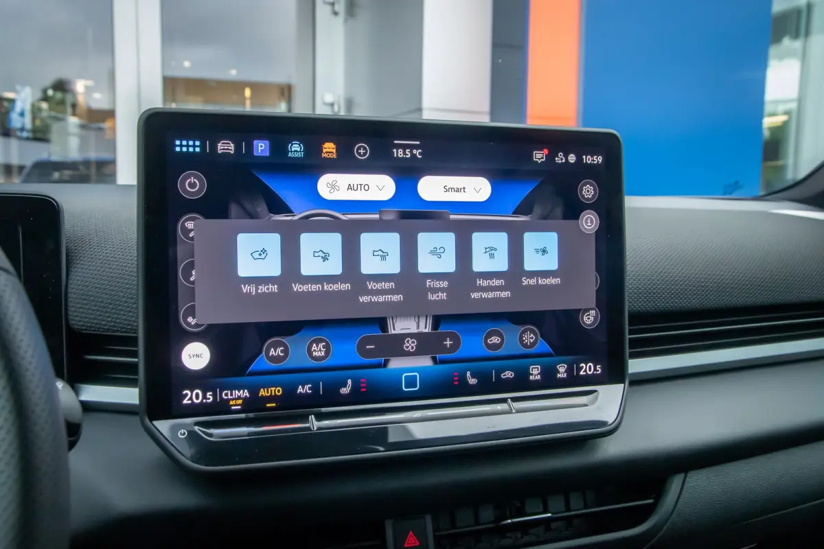 1.5 eTsi R-Line First Edition | Adaptive Cruise control | Matrix koplamen | Elektrisch bedienbare achterklep | Stoelverwarming | Achteruitrijcamera | Appelcarplay/Android auto | Achteruitrij