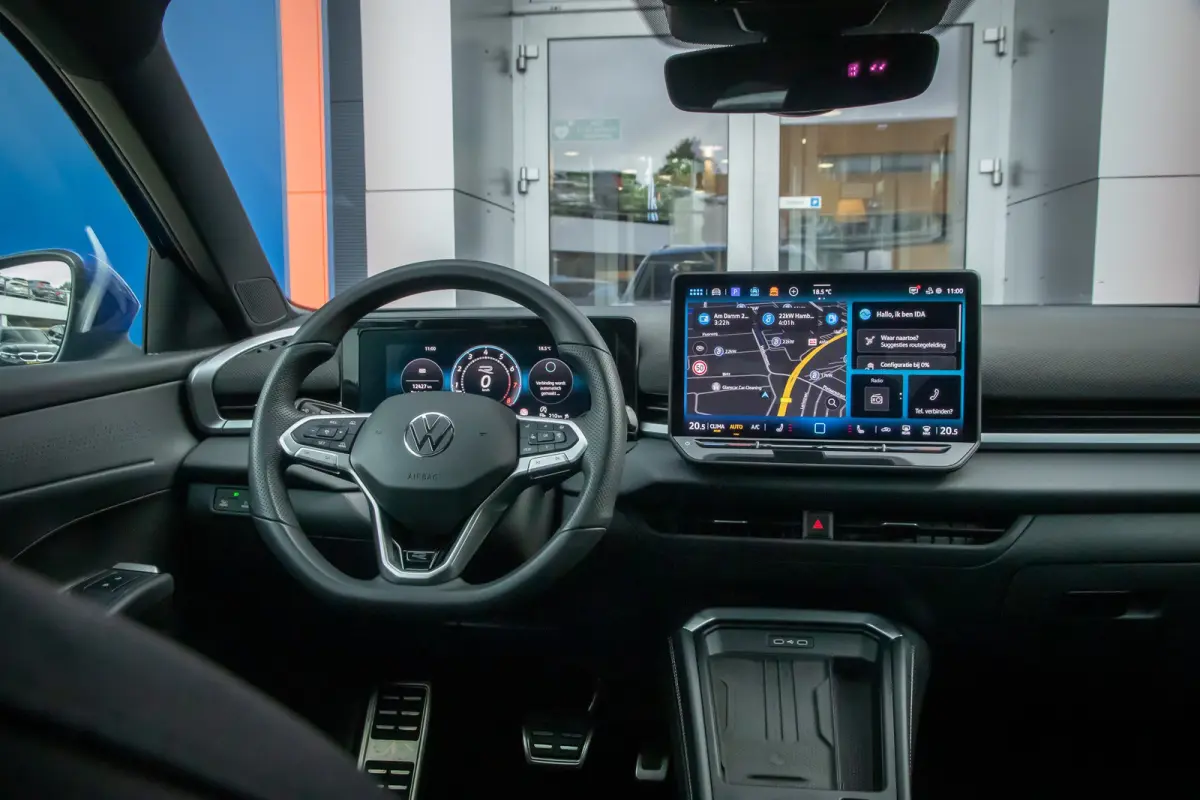 1.5 eTsi R-Line First Edition | Adaptive Cruise control | Matrix koplamen | Elektrisch bedienbare achterklep | Stoelverwarming | Achteruitrijcamera | Appelcarplay/Android auto | Achteruitrij