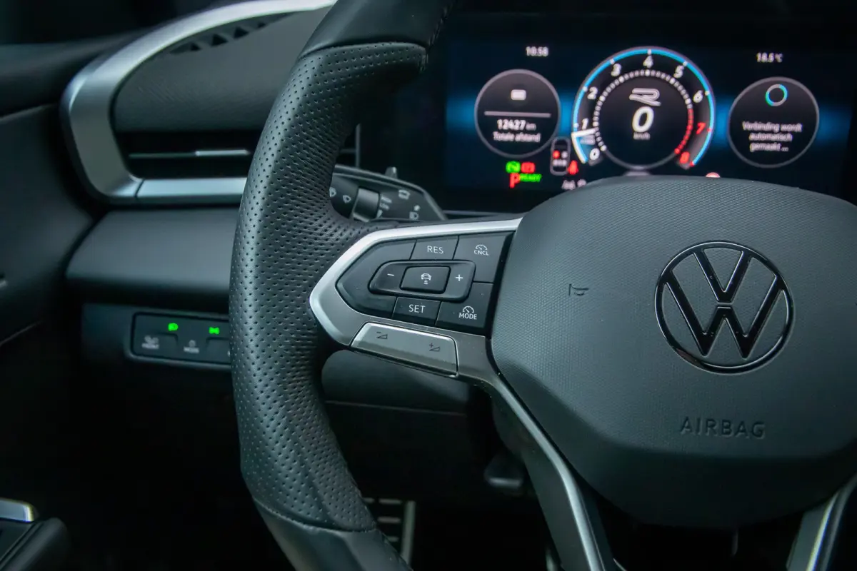 1.5 eTsi R-Line First Edition | Adaptive Cruise control | Matrix koplamen | Elektrisch bedienbare achterklep | Stoelverwarming | Achteruitrijcamera | Appelcarplay/Android auto | Achteruitrij