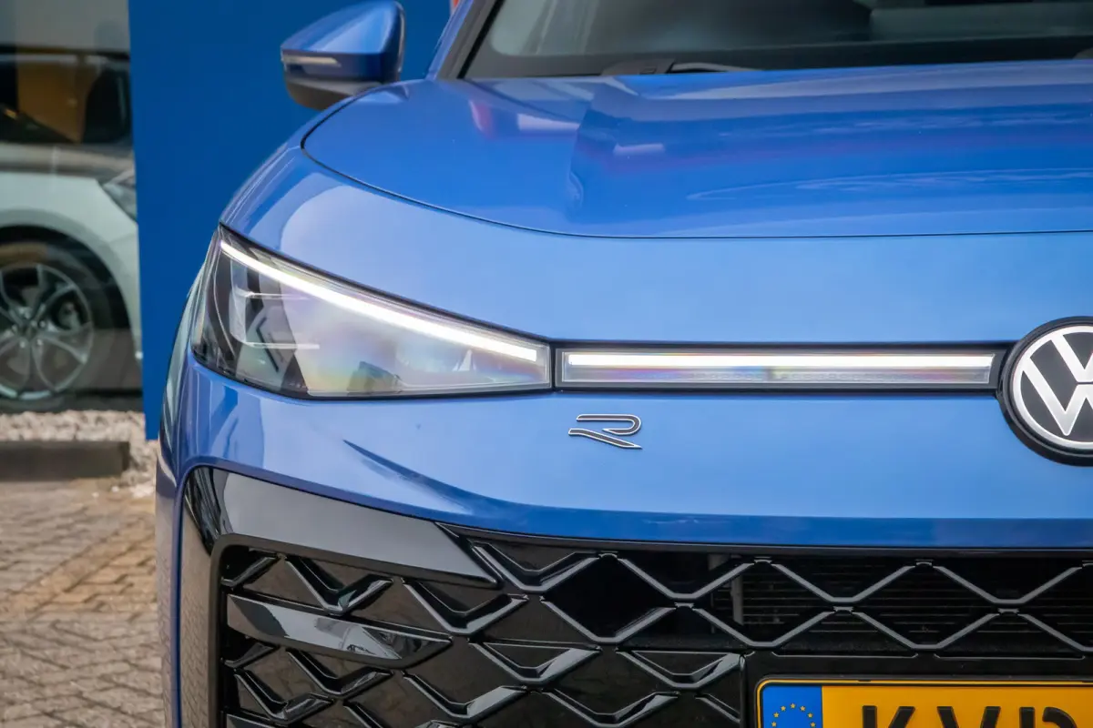 1.5 eTsi R-Line First Edition | Adaptive Cruise control | Matrix koplamen | Elektrisch bedienbare achterklep | Stoelverwarming | Achteruitrijcamera | Appelcarplay/Android auto | Achteruitrij