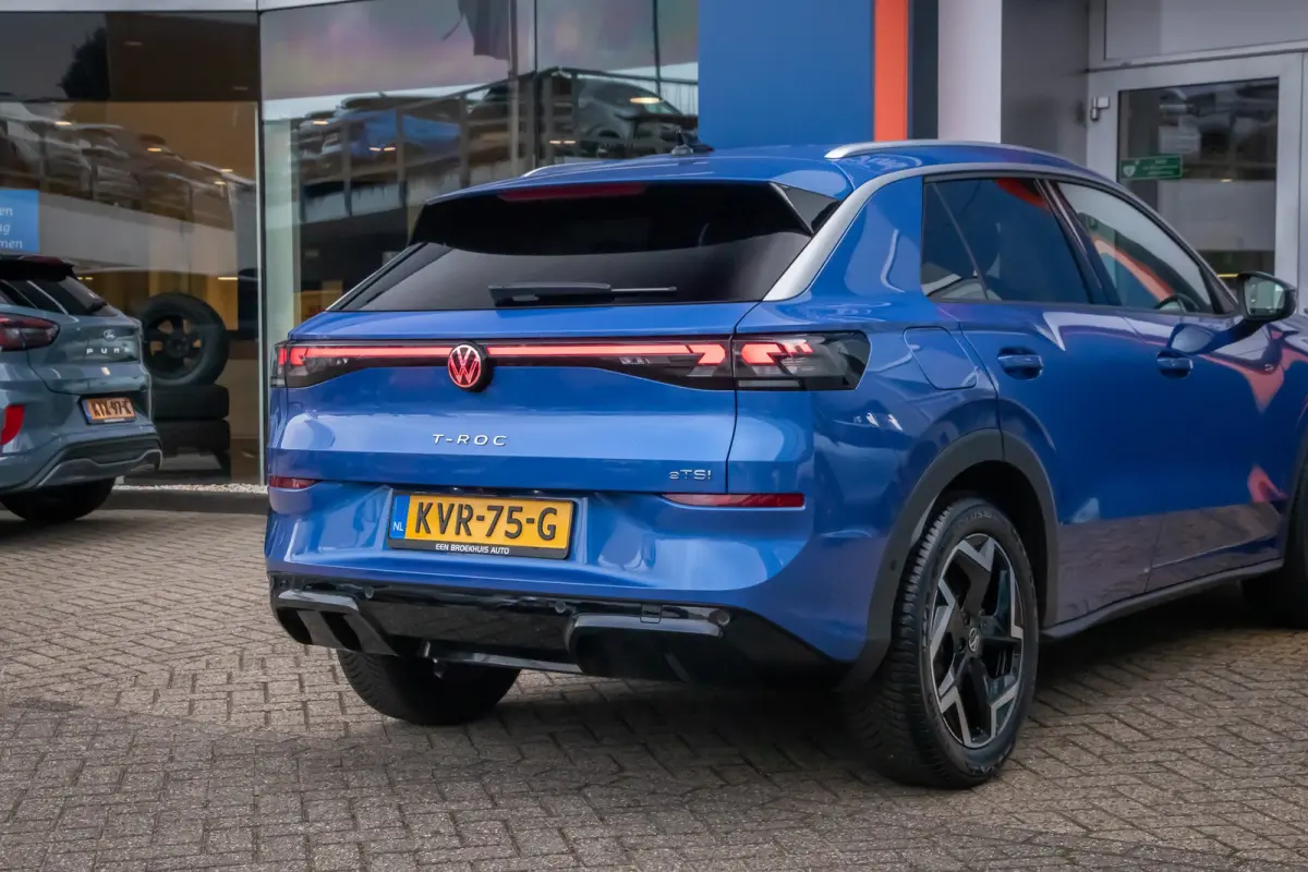 1.5 eTsi R-Line First Edition | Adaptive Cruise control | Matrix koplamen | Elektrisch bedienbare achterklep | Stoelverwarming | Achteruitrijcamera | Appelcarplay/Android auto | Achteruitrij
