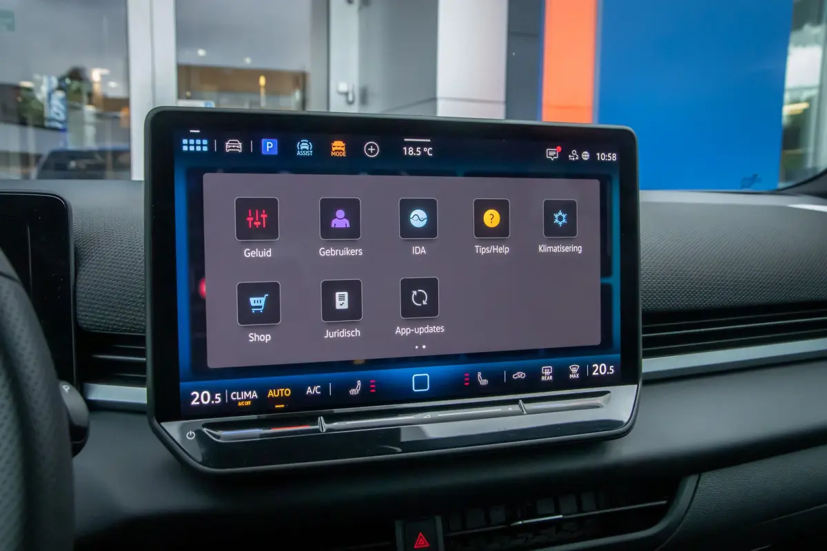 1.5 eTsi R-Line First Edition | Adaptive Cruise control | Matrix koplamen | Elektrisch bedienbare achterklep | Stoelverwarming | Achteruitrijcamera | Appelcarplay/Android auto | Achteruitrij
