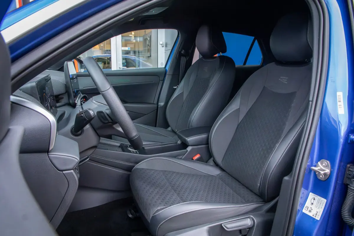 1.5 eTsi R-Line First Edition | Adaptive Cruise control | Matrix koplamen | Elektrisch bedienbare achterklep | Stoelverwarming | Achteruitrijcamera | Appelcarplay/Android auto | Achteruitrij