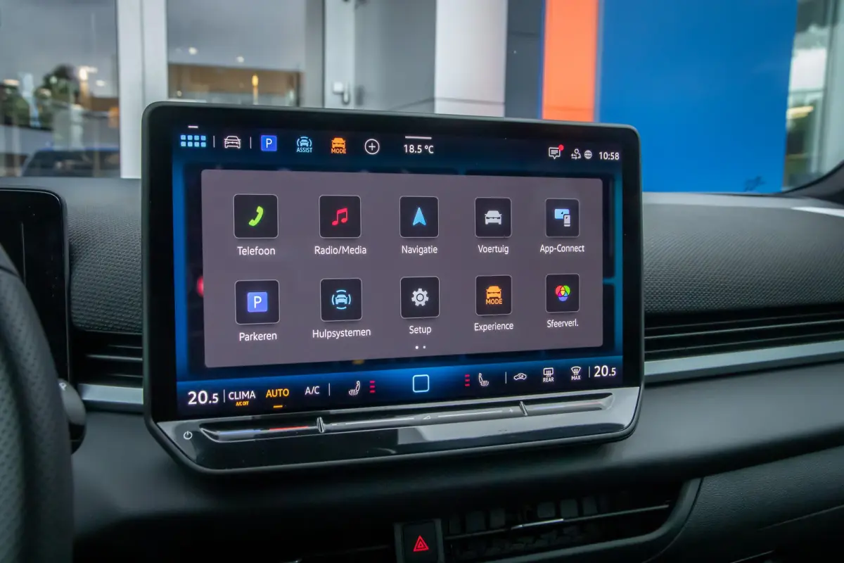 1.5 eTsi R-Line First Edition | Adaptive Cruise control | Matrix koplamen | Elektrisch bedienbare achterklep | Stoelverwarming | Achteruitrijcamera | Appelcarplay/Android auto | Achteruitrij