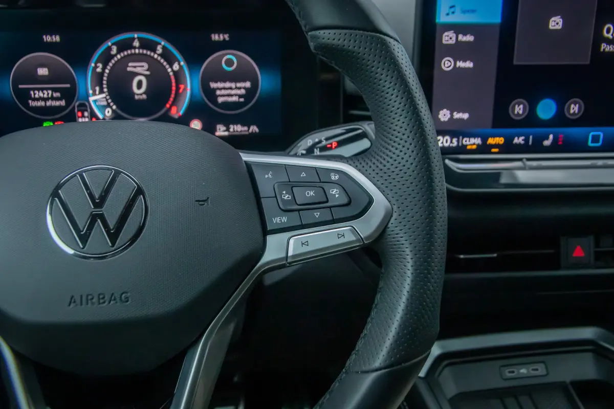 1.5 eTsi R-Line First Edition | Adaptive Cruise control | Matrix koplamen | Elektrisch bedienbare achterklep | Stoelverwarming | Achteruitrijcamera | Appelcarplay/Android auto | Achteruitrij