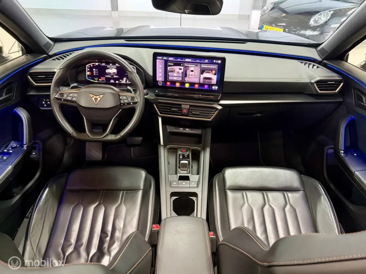 1.4 e-Hybrid Performance | Pano | 360 | Dodehoek | Leer | Stuur- & Stoelverwarming | Sfeer | 19" | ACC | Memory | Travel Assist | 204PK