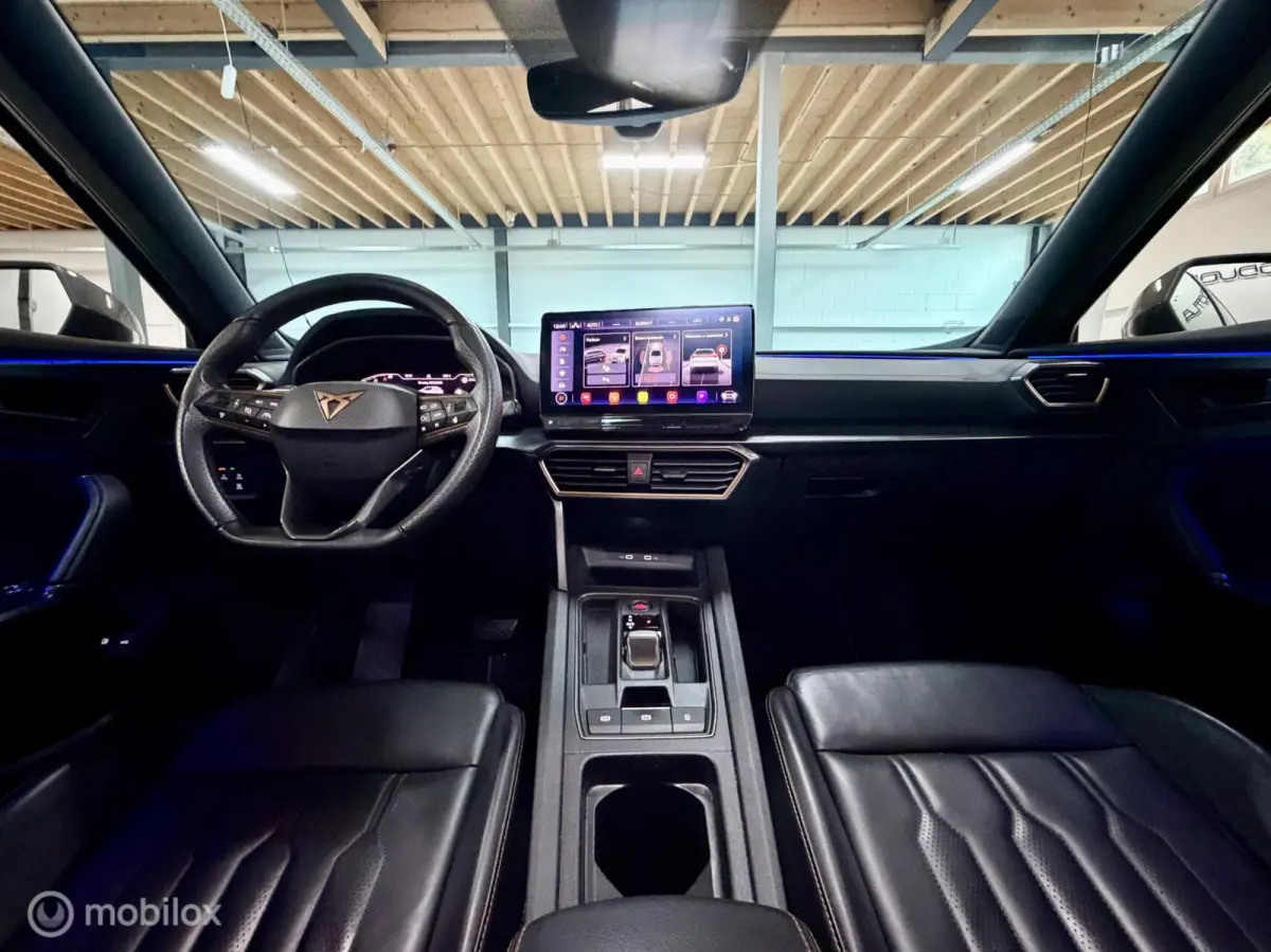 1.4 e-Hybrid Performance | Pano | 360 | Dodehoek | Leer | Stuur- & Stoelverwarming | Sfeer | 19" | ACC | Memory | Travel Assist | 204PK