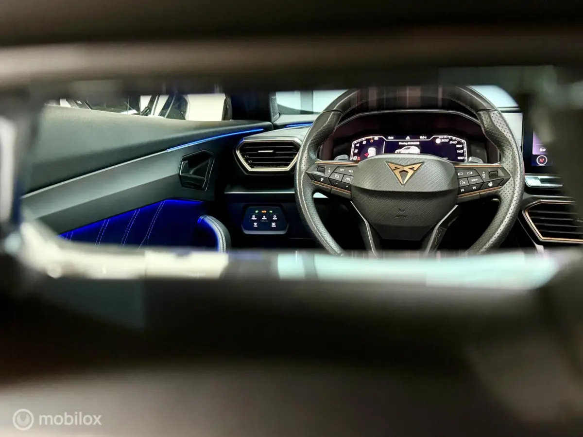 1.4 e-Hybrid Performance | Pano | 360 | Dodehoek | Leer | Stuur- & Stoelverwarming | Sfeer | 19" | ACC | Memory | Travel Assist | 204PK