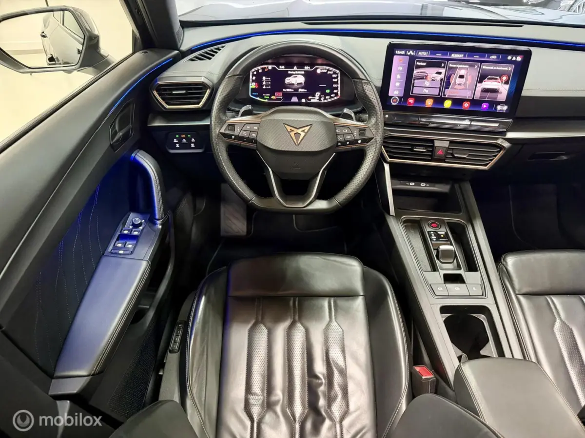 1.4 e-Hybrid Performance | Pano | 360 | Dodehoek | Leer | Stuur- & Stoelverwarming | Sfeer | 19" | ACC | Memory | Travel Assist | 204PK