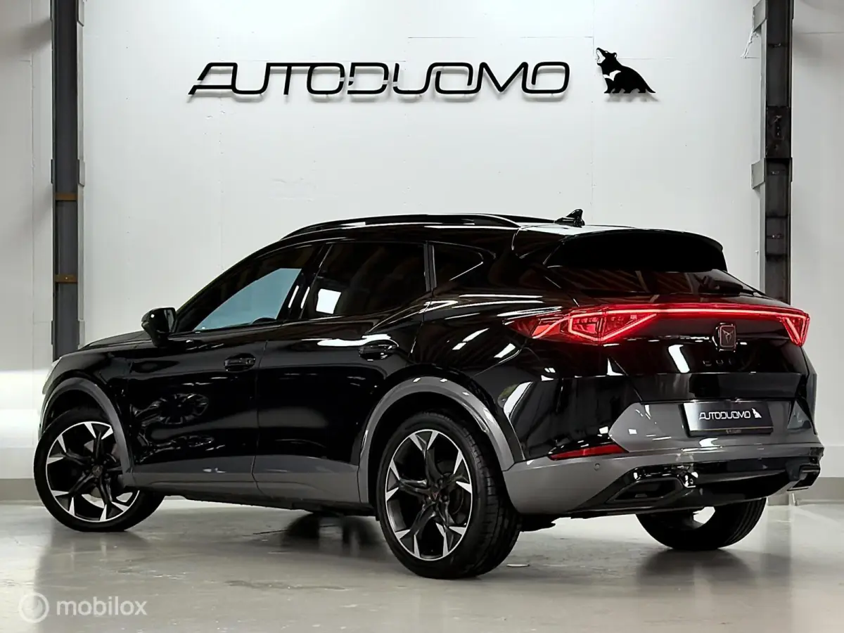 1.4 e-Hybrid Performance | Pano | 360 | Dodehoek | Leer | Stuur- & Stoelverwarming | Sfeer | 19" | ACC | Memory | Travel Assist | 204PK