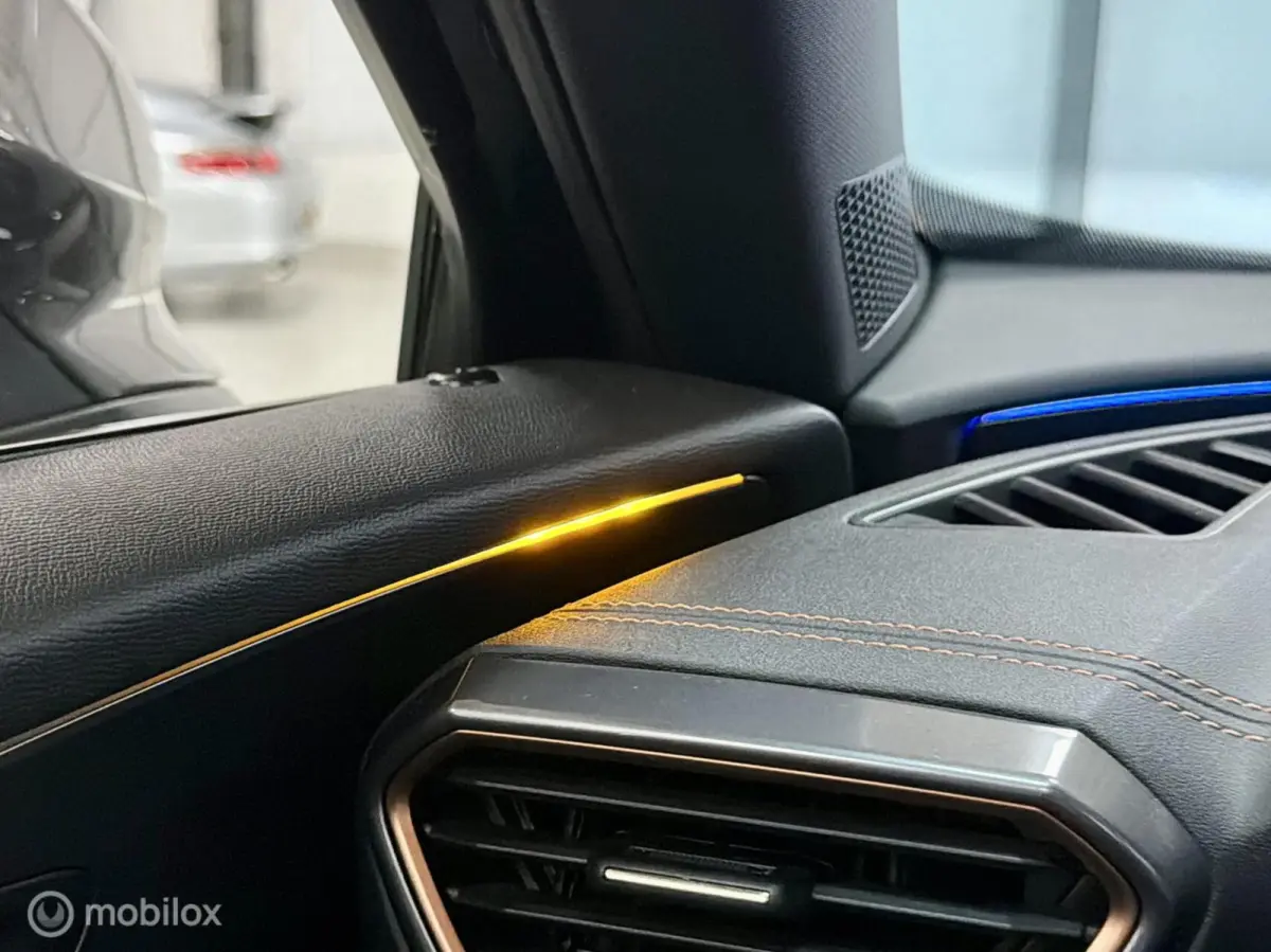 1.4 e-Hybrid Performance | Pano | 360 | Dodehoek | Leer | Stuur- & Stoelverwarming | Sfeer | 19" | ACC | Memory | Travel Assist | 204PK