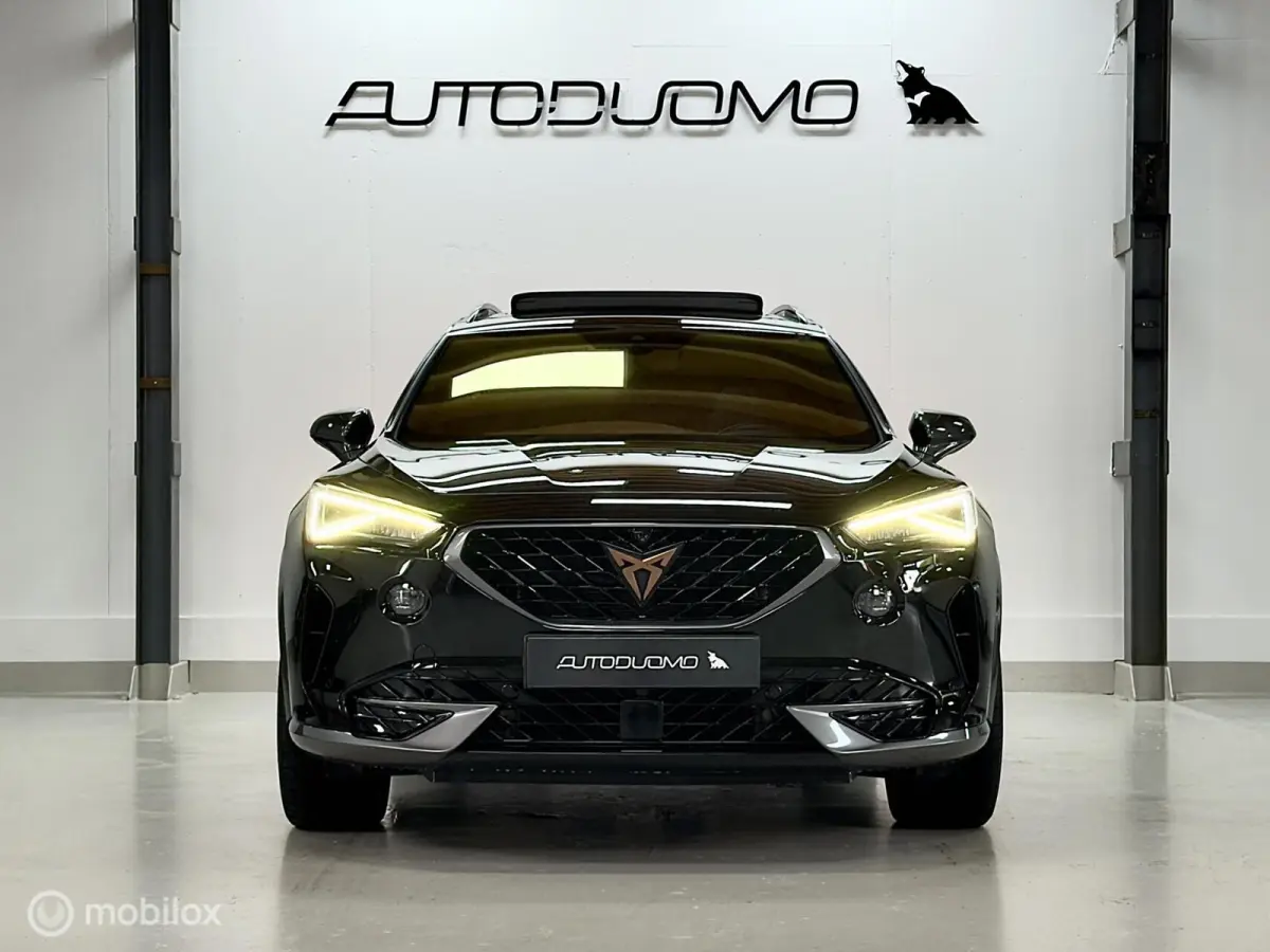 1.4 e-Hybrid Performance | Pano | 360 | Dodehoek | Leer | Stuur- & Stoelverwarming | Sfeer | 19" | ACC | Memory | Travel Assist | 204PK