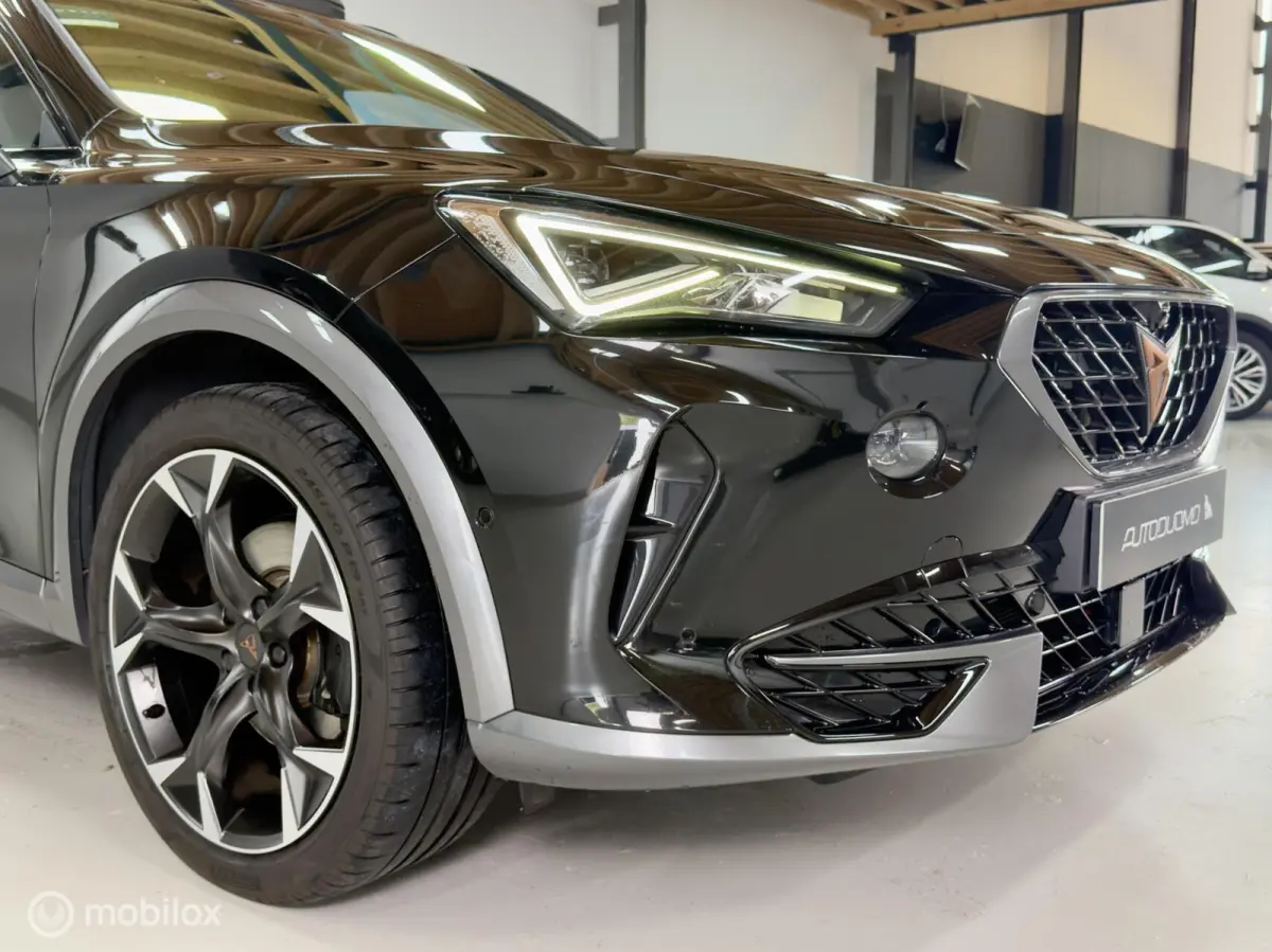 1.4 e-Hybrid Performance | Pano | 360 | Dodehoek | Leer | Stuur- & Stoelverwarming | Sfeer | 19" | ACC | Memory | Travel Assist | 204PK