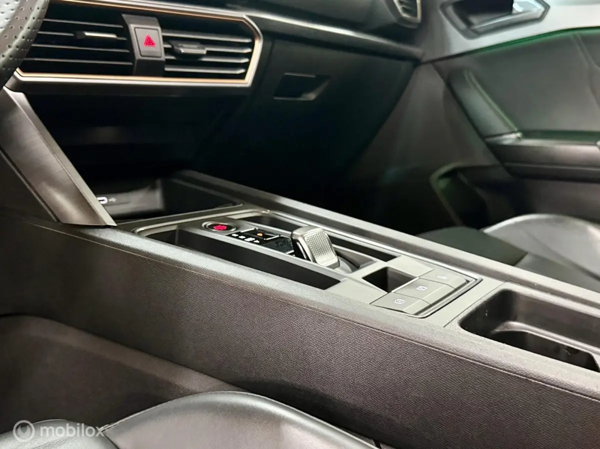 1.4 e-Hybrid Performance | Pano | 360 | Dodehoek | Leer | Stuur- & Stoelverwarming | Sfeer | 19" | ACC | Memory | Travel Assist | 204PK