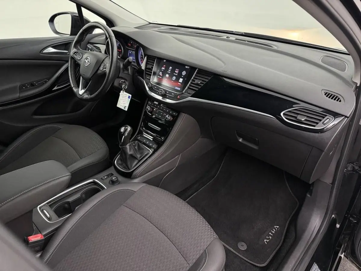 1.4 Business Executive Cam/Trekhaak/Winterpakket /Navi/LM Velgen