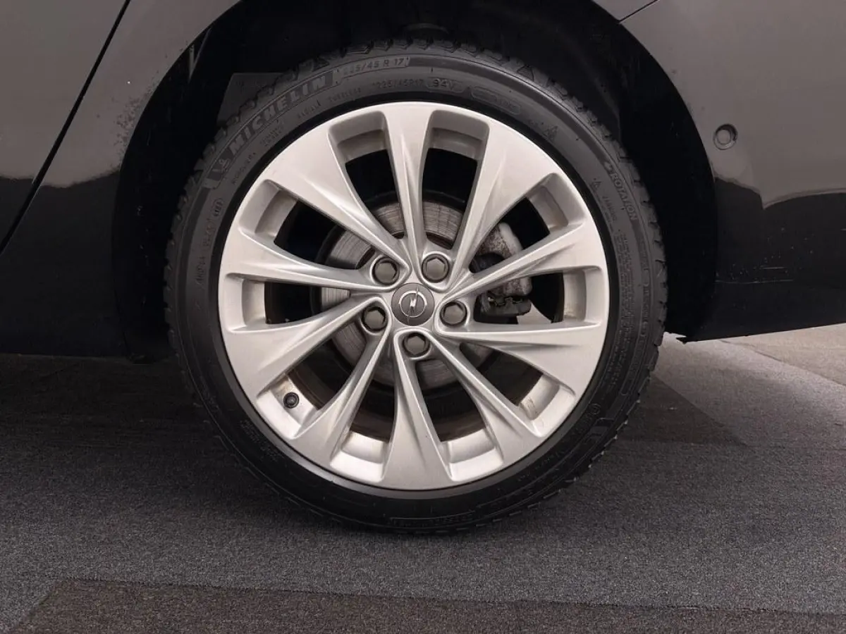 1.4 Business Executive Cam/Trekhaak/Winterpakket /Navi/LM Velgen