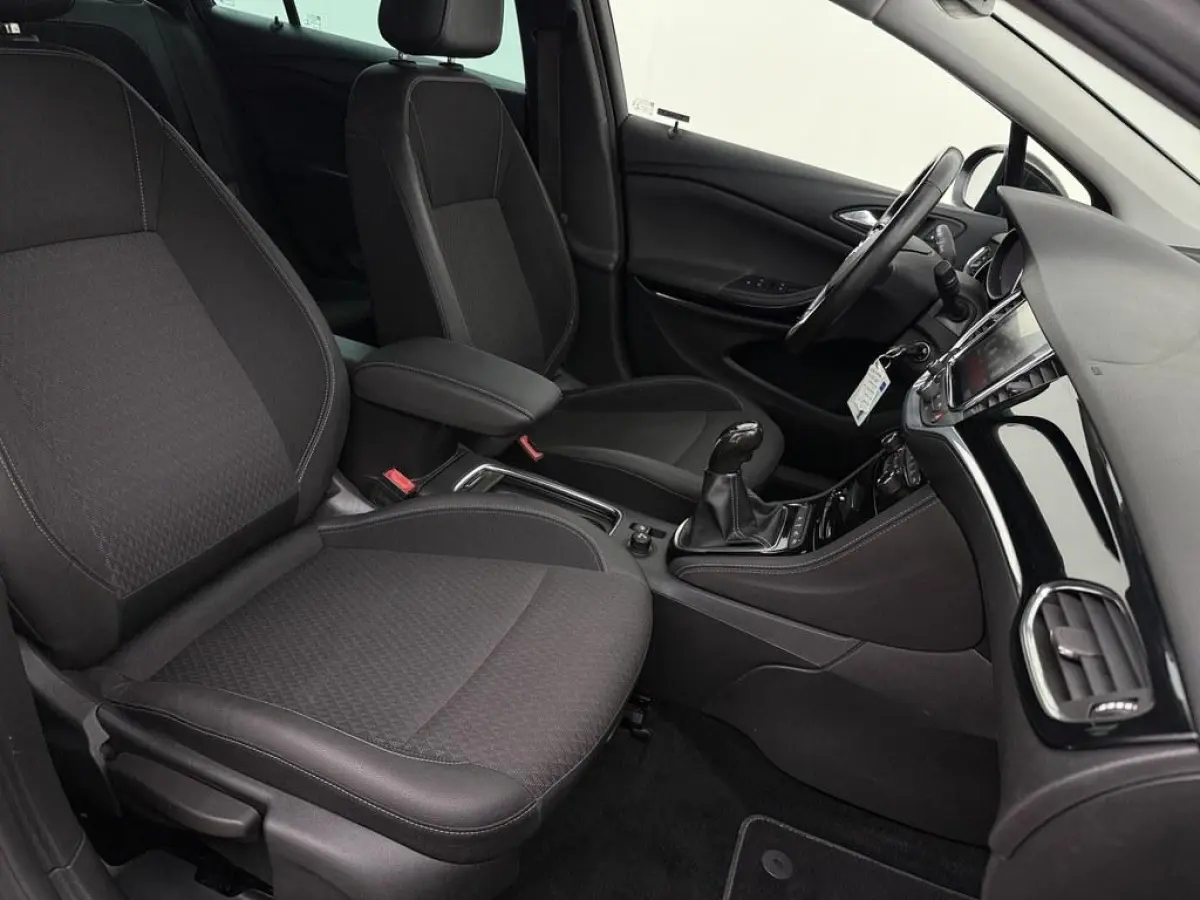 1.4 Business Executive Cam/Trekhaak/Winterpakket /Navi/LM Velgen