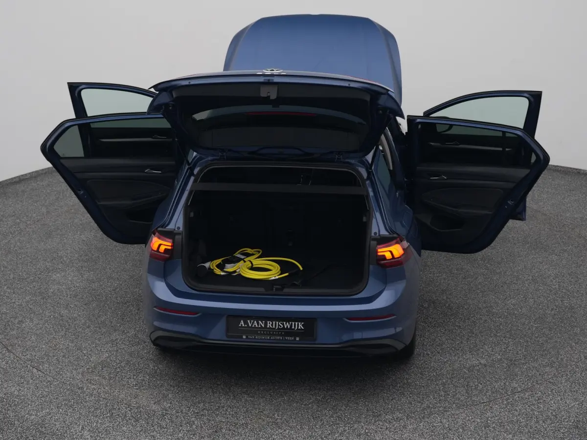 1.5 eHybrid Life Edition | CAMERA | ADAPTIVE | STOEL- EN STUURVERW.