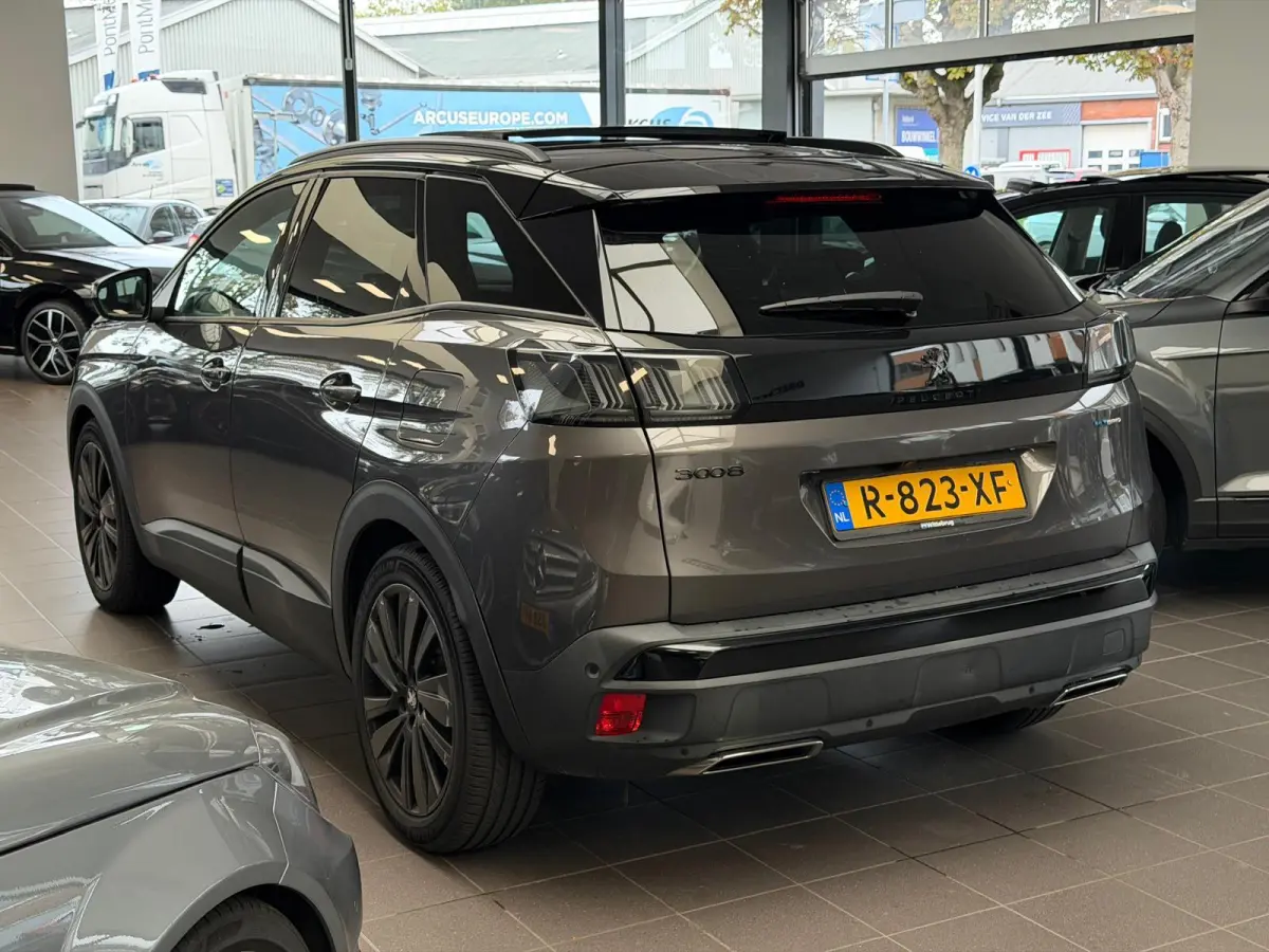 1.6 HYbrid 225 GT / pano / camera /