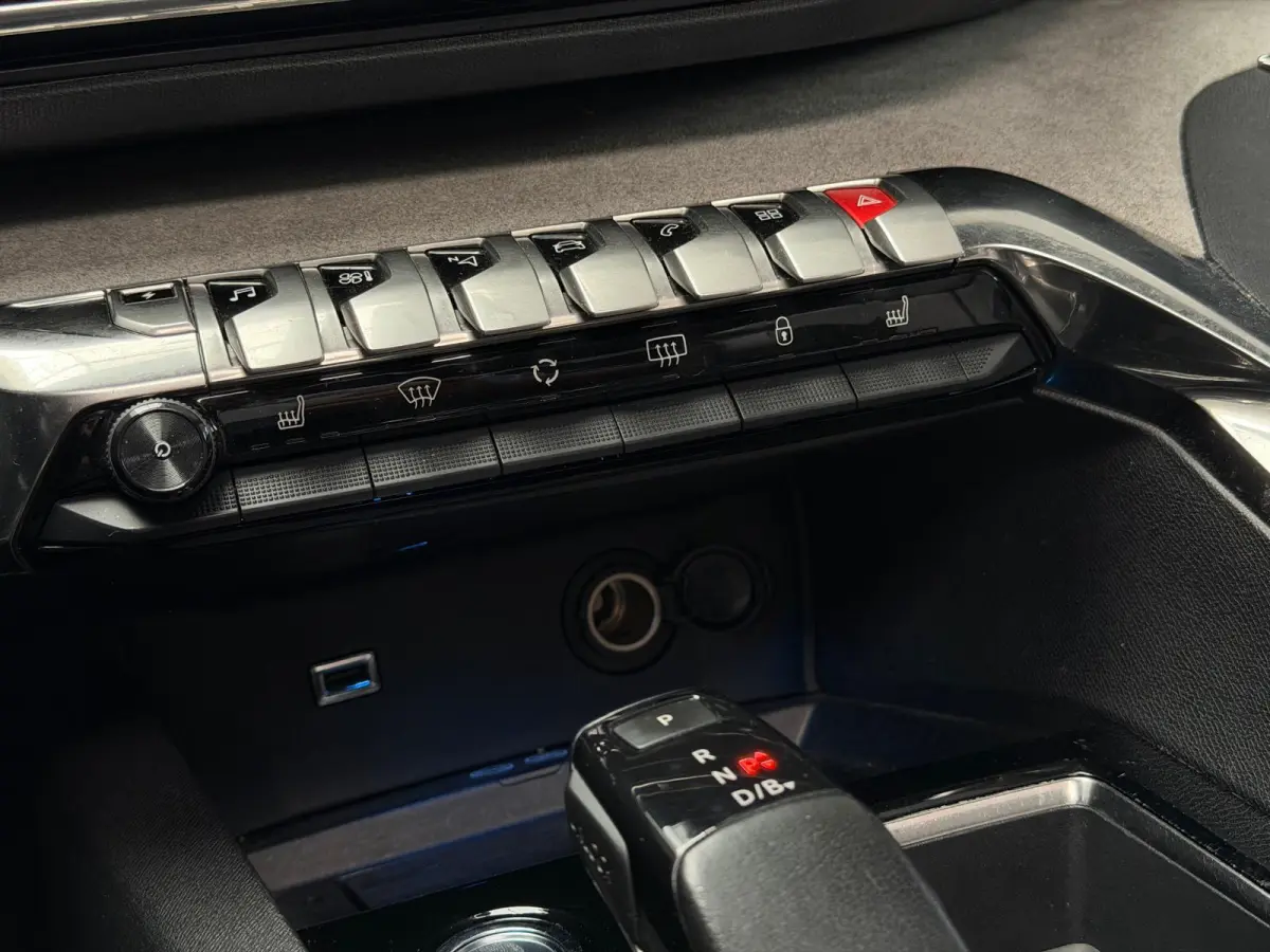1.6 HYbrid 225 GT / pano / camera /