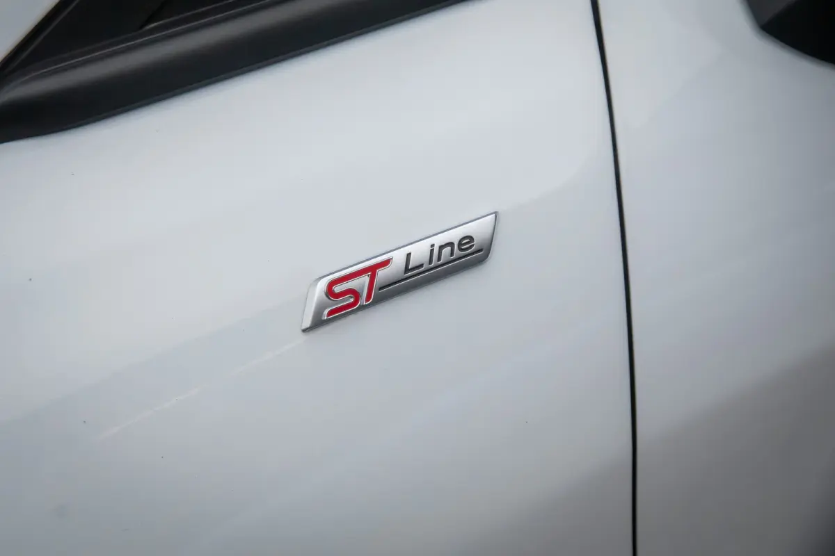 1.0 EcoBoost ST-Line | Cruise Control | Apple Carplay/Android Auto | Parkeersensoren achter | | Apple Carplay/Android Auto|telefoonintegratie premium | Cruise control | Keyless start