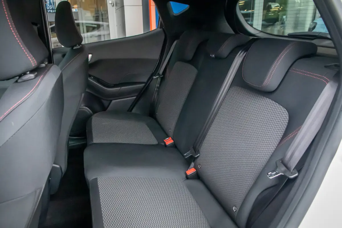 1.0 EcoBoost ST-Line | Cruise Control | Apple Carplay/Android Auto | Parkeersensoren achter | | Apple Carplay/Android Auto|telefoonintegratie premium | Cruise control | Keyless start