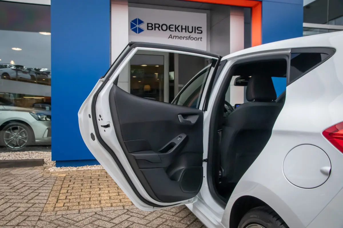 1.0 EcoBoost ST-Line | Cruise Control | Apple Carplay/Android Auto | Parkeersensoren achter | | Apple Carplay/Android Auto|telefoonintegratie premium | Cruise control | Keyless start