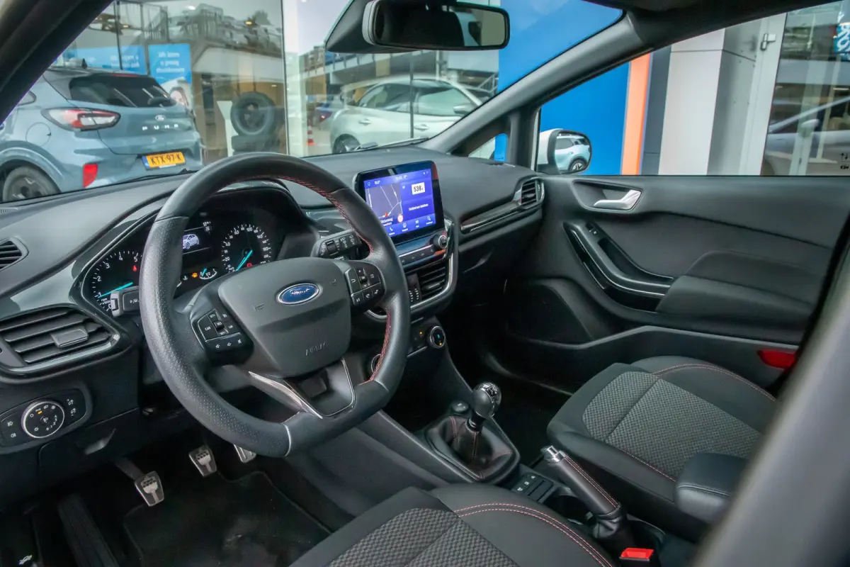 1.0 EcoBoost ST-Line | Cruise Control | Apple Carplay/Android Auto | Parkeersensoren achter | | Apple Carplay/Android Auto|telefoonintegratie premium | Cruise control | Keyless start