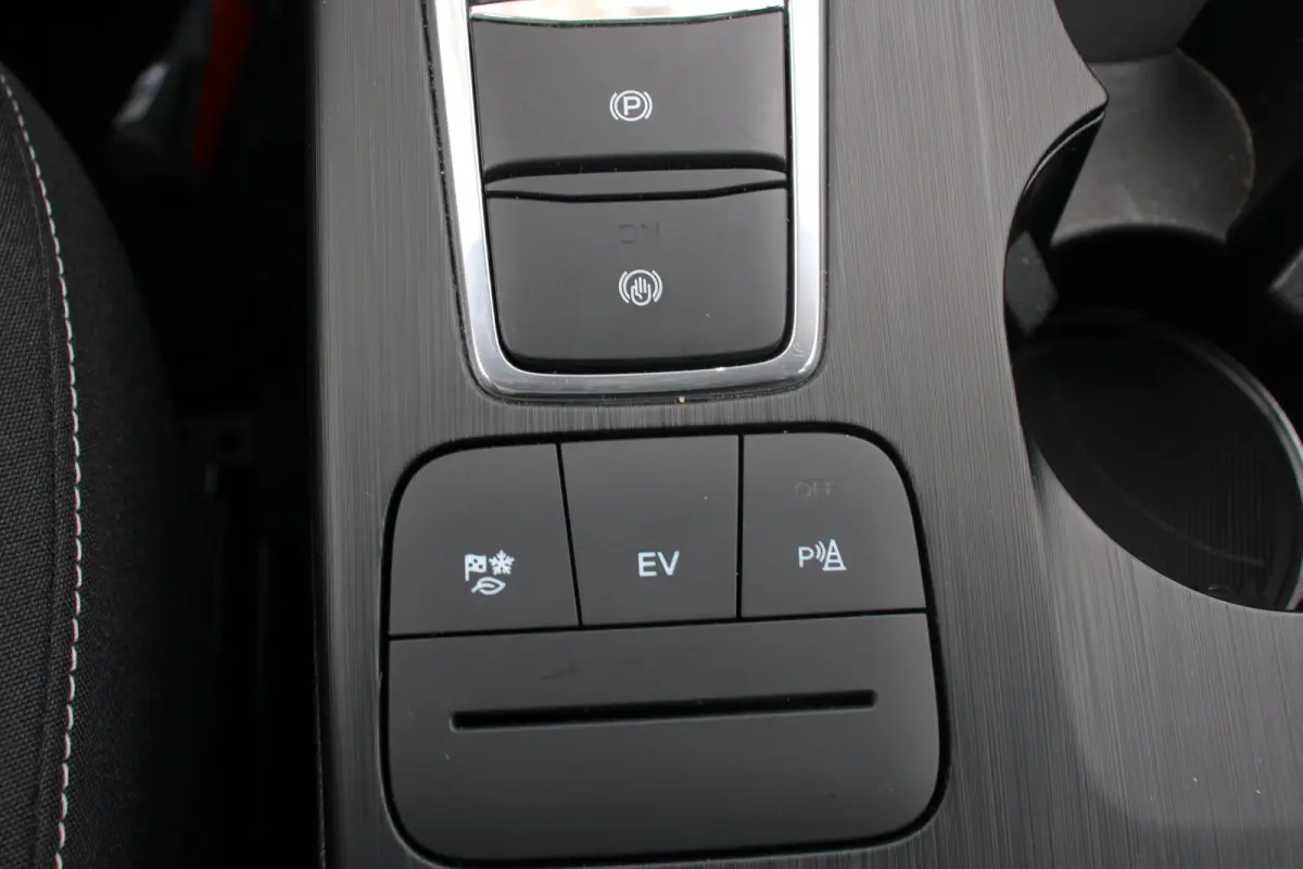 2.5 PHEV Titanium | NL-AUTO! | 1E EIGENAAR! | CAMERA | WINTERPACK | CRUISE | LANE ASSIST | PARK SENS V+A | NAVI | CLIMA